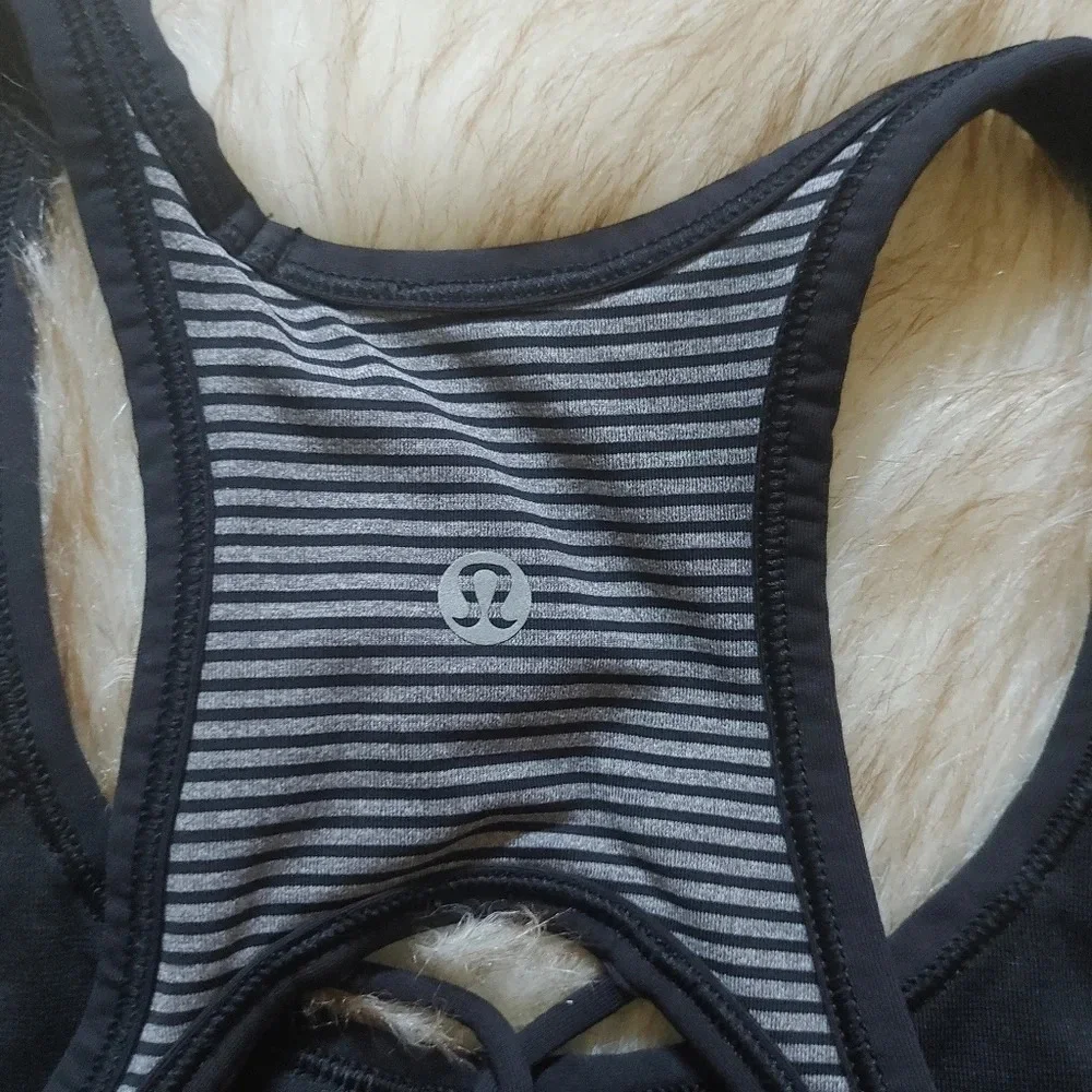 Lululemon Sweaty Or Not Bra II Mini Pop Stripe Heathered Slate Black Sz 2 NO PAD